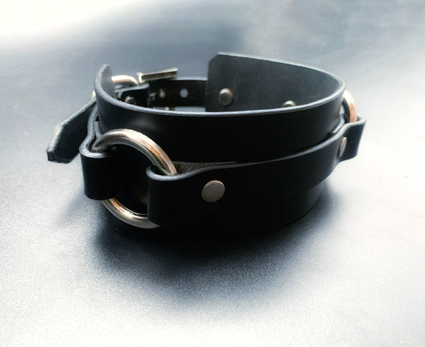 collar choker. Metatron Premium Leather Harnesses, Custom Made Accessories and Lingerie.