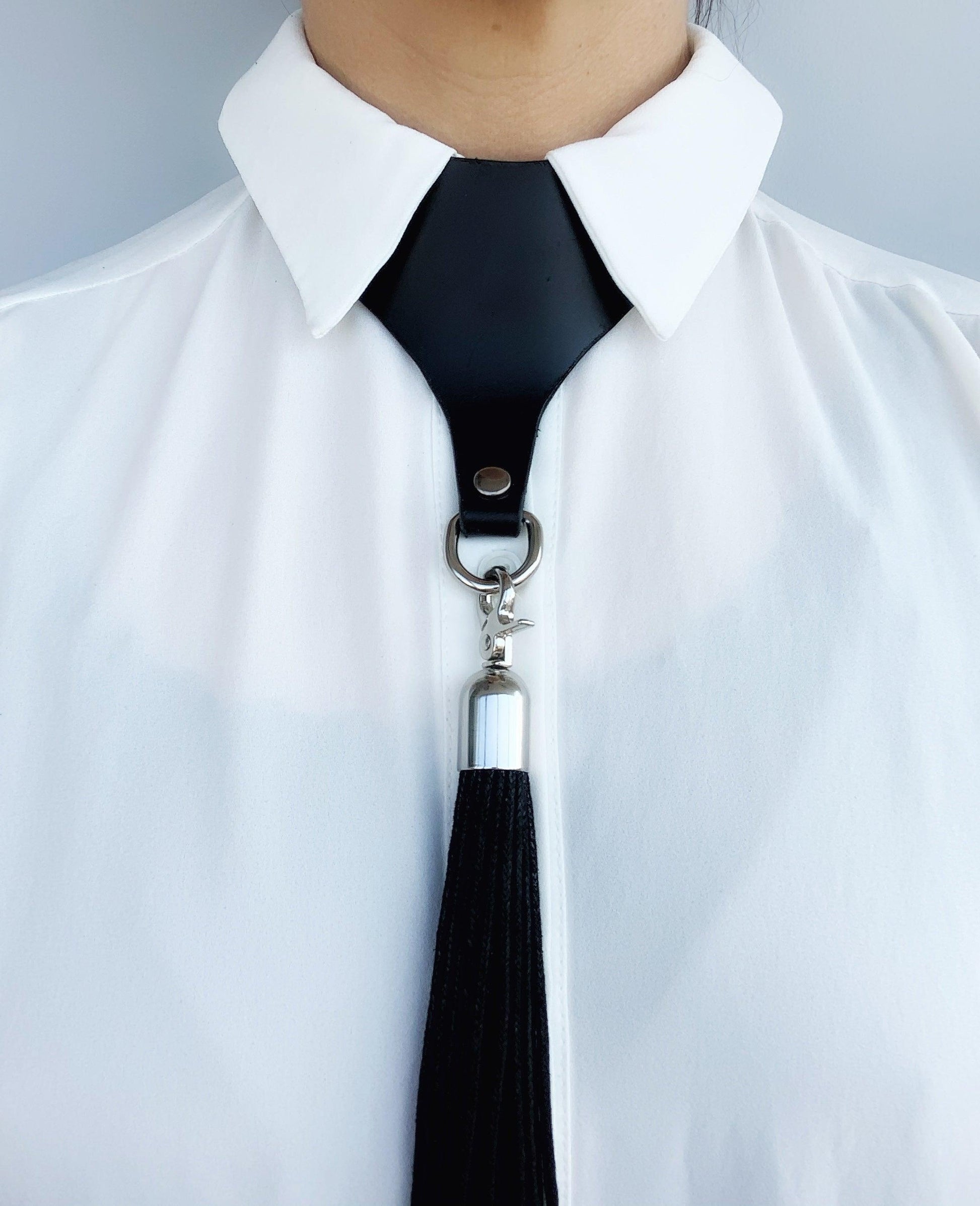 leather collar choker