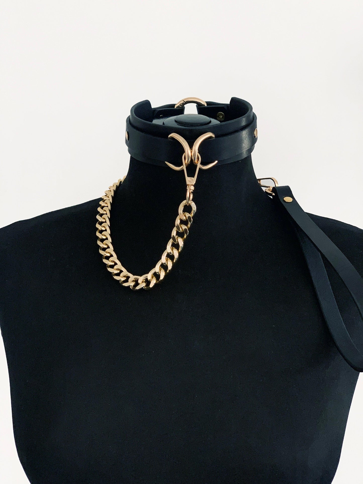 OMORYNA COLLAR SET