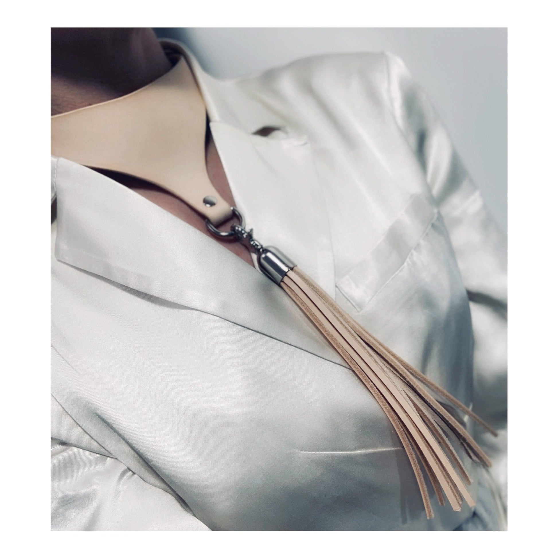 leather collar choker