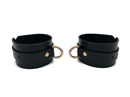 O'LOOYA CUFFS SET